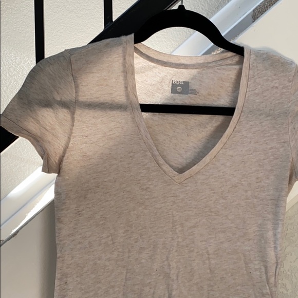 Oatmeal V-Neck Tee - Picture 2 of 2